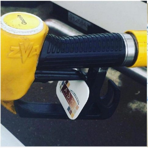 Photo Pistolets de pompe à essence et gasoil