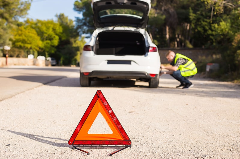 Triangle de signalisation : lequel acheter pour sa sécurité en voiture ?